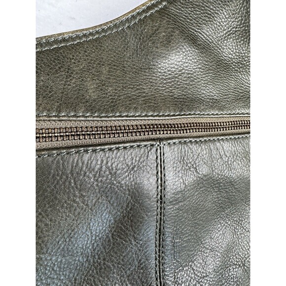 Sand + Charcoal Bexley L Shape Crossbody Lux Collection - Picture 6 of 12